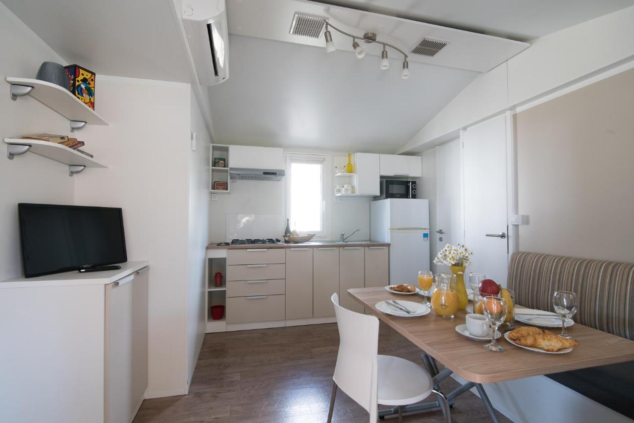 Salve Croatia Mobile Homes In Amadria Park Trogir Seget Vranjica Exterior foto