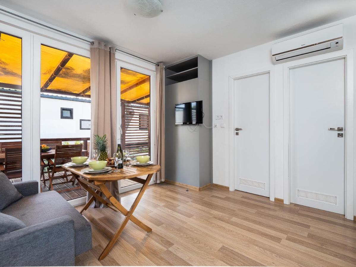 Salve Croatia Mobile Homes In Amadria Park Trogir Seget Vranjica Exterior foto
